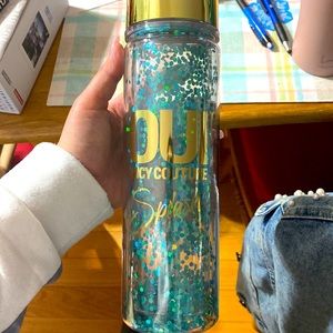 Reusable water bottle (juicy couture)